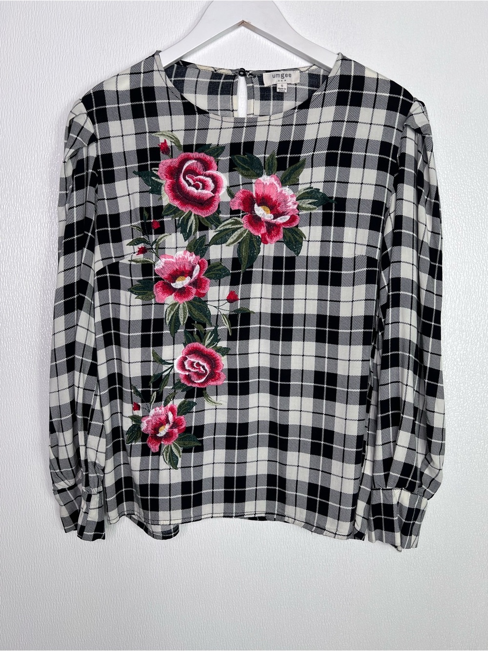 UMGEE Black White Plaid Top Red Pink Floral Embroidery Size Small